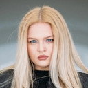 Laura Sučec als Self - Contestant