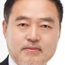 Lee Jung-chul als Judge