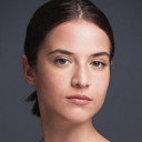 Elif Atakan als Nazife