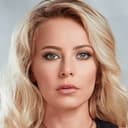 Vildan Atasever als Başhemşire Mine Yıldız