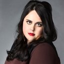 Sharon Rooney als Ms. Atlantis