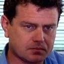 Scott Burgess als Mike