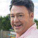 Spencer Watts als Self - Host