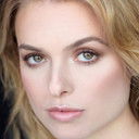 Sophia Johnson als Claire