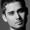 Adrián Andrés als Self - Contestant