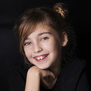 Jaydie van den Berg als Evie