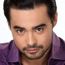 Sid Lucero als Stephan
