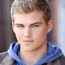 Gage Biltoft als John Watson