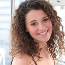 Chelsea Chrostowski als Smiling Woman (uncredited)