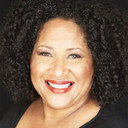 Kim Roberts als Deborah