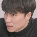 J-Dai Setthasitt Limkasiddej als Chin