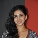 Mrinmayee Godbole als Psychologist