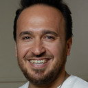 Doğan Akdoğan als Tiyatro Grubu