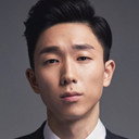 남태훈 als Su-yeong / Reporter 2 (voice)