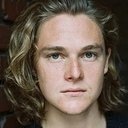 Timothy Innes als Nojus