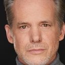 John Wilcox als Agent Meyers