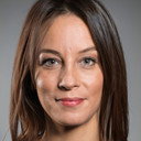 Emel Çölgeçen als Nilüfer