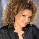 Laura Jane Jones als Background Vocals