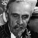 Anthony Gildès als Old Man at Tavern