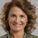 Rita Salema als Marta Rebelo Corvo