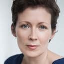 Deborah Cornelius als Miss Blenkinsop