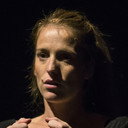Ann Claes als Bartender