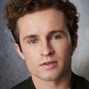 Sean Giambrone als Montgomery