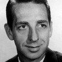 Gil Lamb als Lanky Shriner