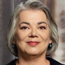 Ferah Nesrin Yıldırım als Suzan