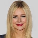 Justine Lupe als Nessa
