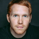 Iain Belcher als Vickers