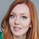 Katharine Bennett-Fox als Kelly