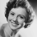 Betty Lynne als Interpreter