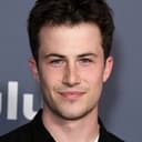 Dylan Minnette als High School Henry