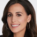 Hallie Jackson als Nana