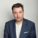 Jake Yapp als (voice)