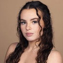 Molly Gleeson als Candice