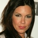 Tessie Santiago als Lucia