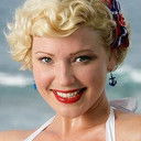 Jessica Kiper als Tri Pi