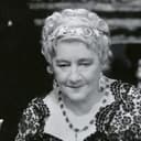 Charlotte Granville als Mrs. Carolyn Byng