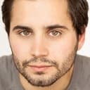 Stephen Borrello IV als Travis
