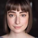 Ellise Chappell als Lucy