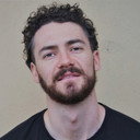 Zack Currie als Cameron Holger