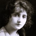 Gloria Hope als Alice Endicott