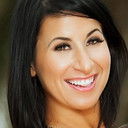 Sophia Bella als Elena