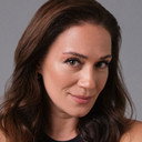 Özge Borak als Müjgan
