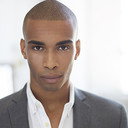 Julian Elijah Martinez als Mitchell 'Divine' Diggs