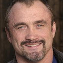 Terry Houlihan als Yellow Cadaver