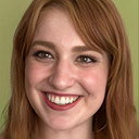 Julia Mae Reilly als Secretary