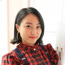 Saya Hirai als Backup Dancer (Dark Night Carnival)